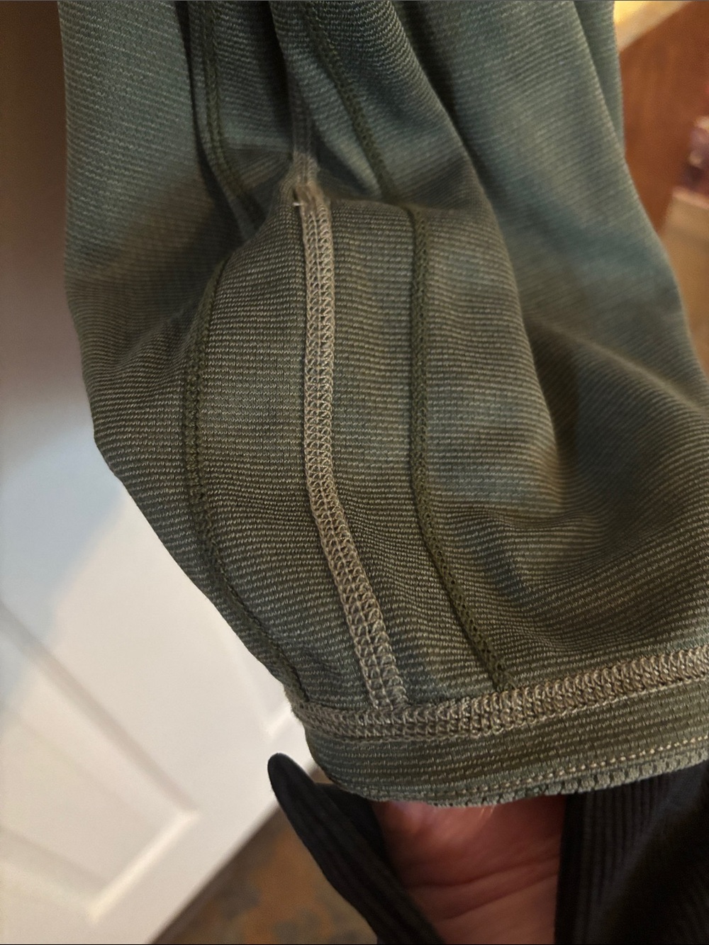 Tommy Bahama REVERSIBLE Olive Green Short-Sleeve Crewneck Shirt. - Picture 5 of 5
